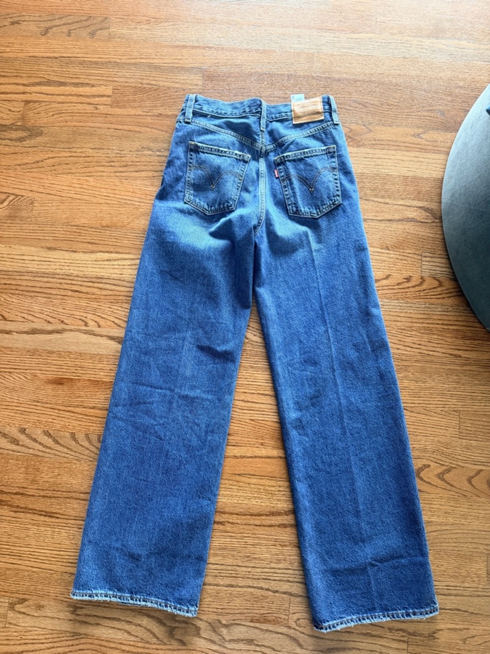 Levi's Ribcage Wide Leg Jeans in Medium Blue - Picture 6 of 7